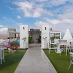 Cozy In The Center