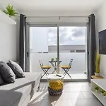 Cozy In The Center Apartment